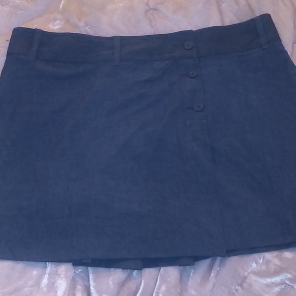 16 Old Navy pleated short skirt